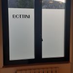 Adesivi prespaziati a Perugia per vetri