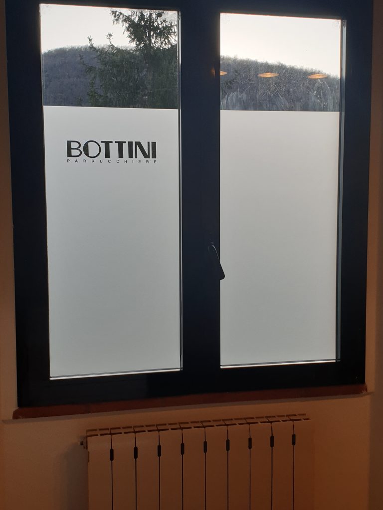 Adesivi prespaziati a Perugia per vetri