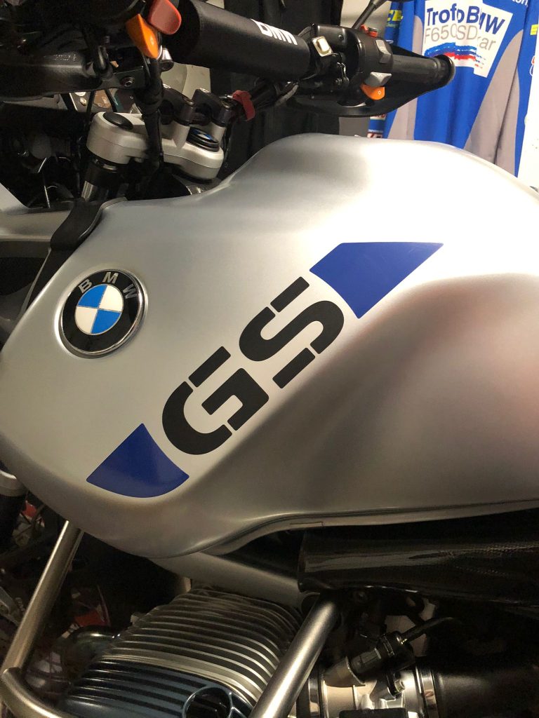Adesivi prespaziati a Perugia per moto
